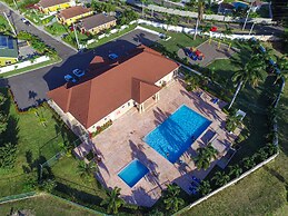 Serenity Retreat Villa Drax Hall