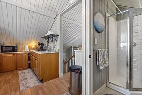 Private Condo w Ocean Views Next to Beach