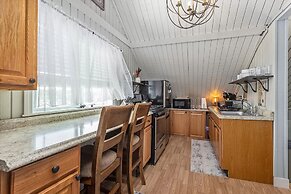 Private Condo w Ocean Views Next to Beach