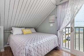 Private Condo w Ocean Views Next to Beach