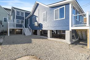 Modern Condo Perfect For Winter Rental