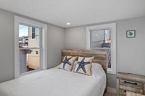 Modern Condo Perfect For Winter Rental