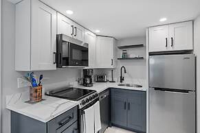 Modern Condo Perfect For Winter Rental