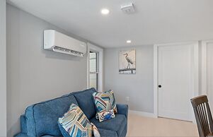 Modern Condo Perfect For Winter Rental