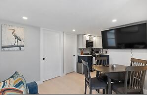 Modern Condo Perfect For Winter Rental