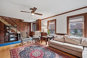 Cozy Stay w Fireplace Near Gunstock Laconia