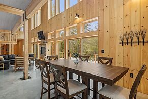 Ski Cabin w Hot Tub Gas Fireplace Near Cranmore
