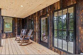 Ski Cabin w Hot Tub Gas Fireplace Near Cranmore