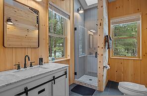 Ski Cabin w Hot Tub Gas Fireplace Near Cranmore
