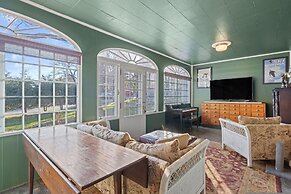 Spacious Dartmouth College Home on Occum Pond