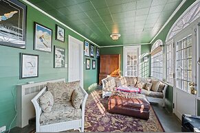 Spacious Dartmouth College Home on Occum Pond