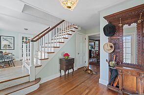 Spacious Dartmouth College Home on Occum Pond