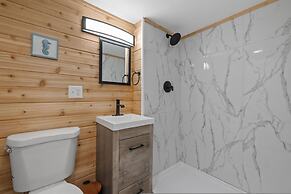 Modern Condo Perfect For Winter Rental