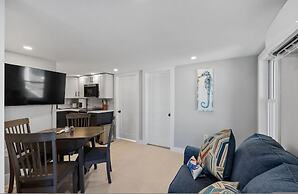 Modern Condo Perfect For Winter Rental