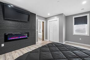 New Luxury 4 Bed Condo Perfect for Winter Rental