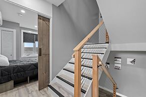 New Luxury 4 Bed Condo Perfect for Winter Rental