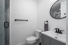 New Luxury 4 Bed Condo Perfect for Winter Rental