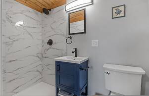 Modern Cottage Perfect For Winter Rental