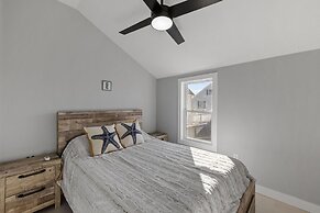 Modern Condo Perfect For Winter Rental