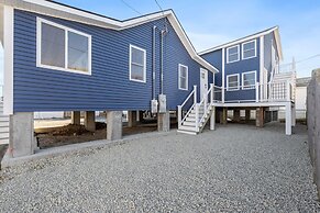 Modern Condo Perfect For Winter Rental