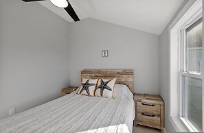 Modern Condo Perfect For Winter Rental