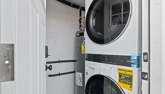 Modern Condo Perfect For Winter Rental