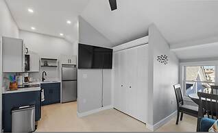 Modern Condo Perfect For Winter Rental