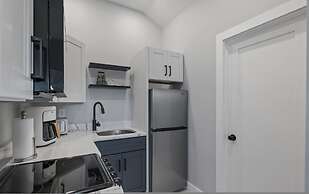 Modern Condo Perfect For Winter Rental