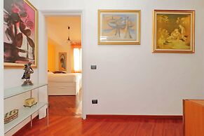 Una finestra sulla cupola di San Pietro