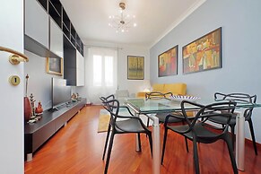 Una finestra sulla cupola di San Pietro