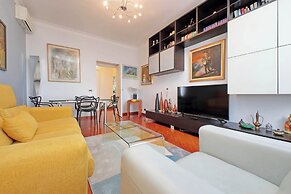 Una finestra sulla cupola di San Pietro