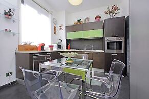 Una finestra sulla cupola di San Pietro