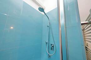 Una finestra sulla cupola di San Pietro