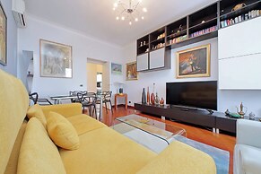 Una finestra sulla cupola di San Pietro