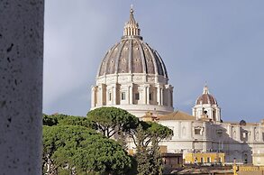 Una finestra sulla cupola di San Pietro