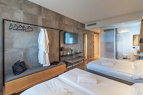 Ile Hotel