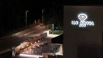 Ile Hotel