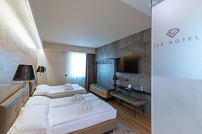 Ile Hotel