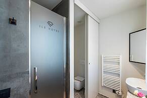 Ile Hotel