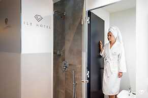 Ile Hotel
