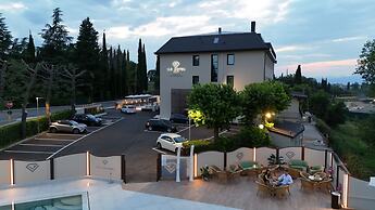 Ile Hotel