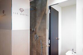 Ile Hotel