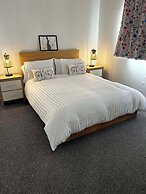 Serene Melford House in Nottingham