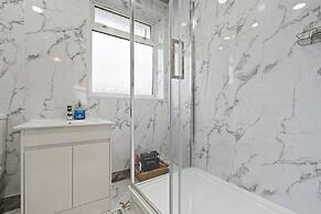 Serene Melford House in Nottingham