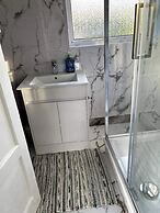 Serene Melford House in Nottingham