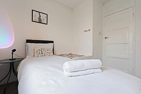 Serene Melford House in Nottingham