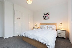 Serene Melford House in Nottingham