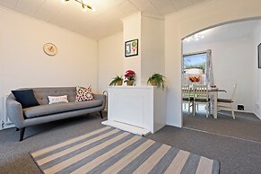 Serene Melford House in Nottingham