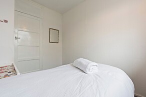 Serene Melford House in Nottingham