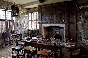 1 Bed With Parking - 15 Mins to Solihull NEC